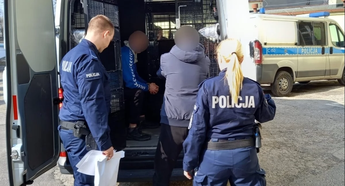 Z policyjnego notesu, początku marca policjanci zatrzymali poszukiwanych odbycia więzienia - zdjęcie, fotografia