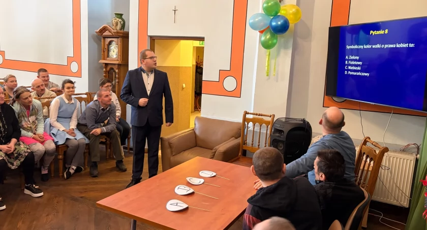 Różnorodne aktywności z okazji Dnia Kobiet w Środowiskowym Domu Samopomocy w Trzemesznie fot. ŚDS Trzemeszno