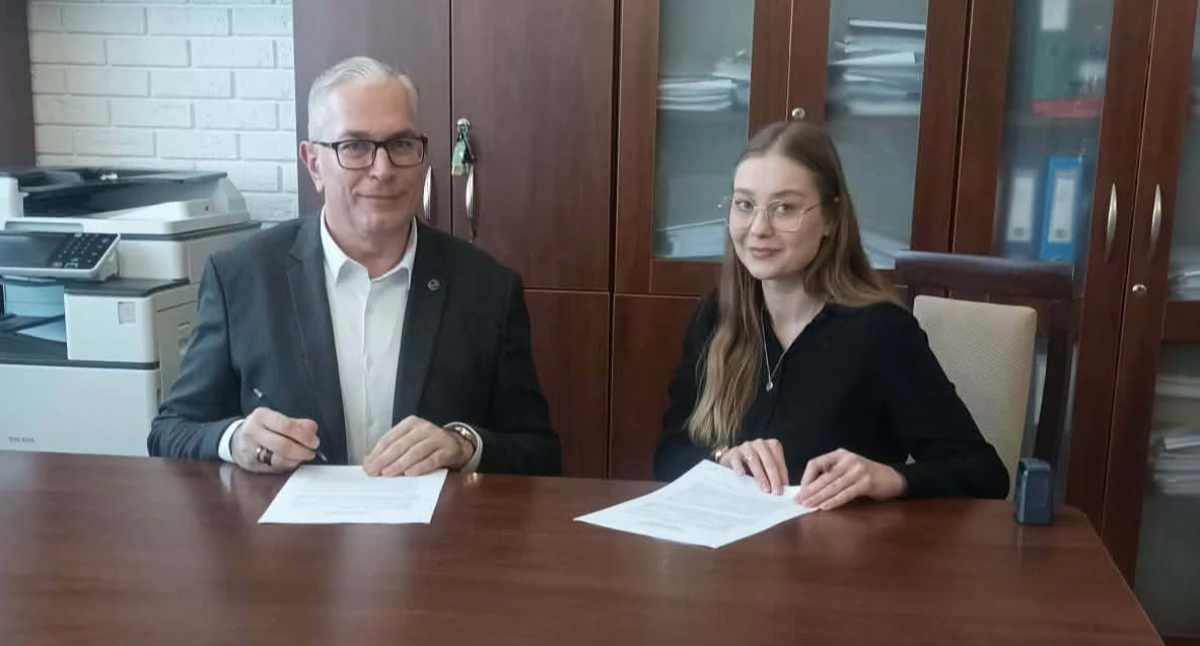 Szkoły, przedszkola, nauka, Pilotażowy projekt Support podpisanie porozumienia między Zespołem Szkół Mogilnie Ośrodkiem POMOST - zdjęcie, fotografia