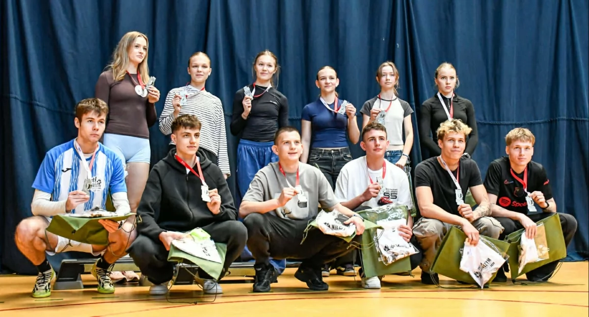 Sport szkolny, Miejski Mogilnie Pamięci Żołnierzy Wyklętych Tropem Wilczym (zdjęcia) - zdjęcie, fotografia