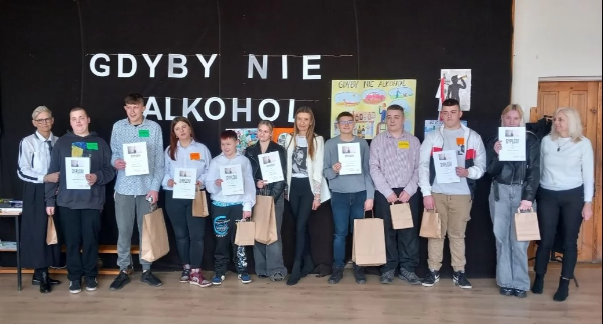 Szkoły, przedszkola, nauka, Szerzawy konkurs profilaktyczny Gdyby alkohol - zdjęcie, fotografia
