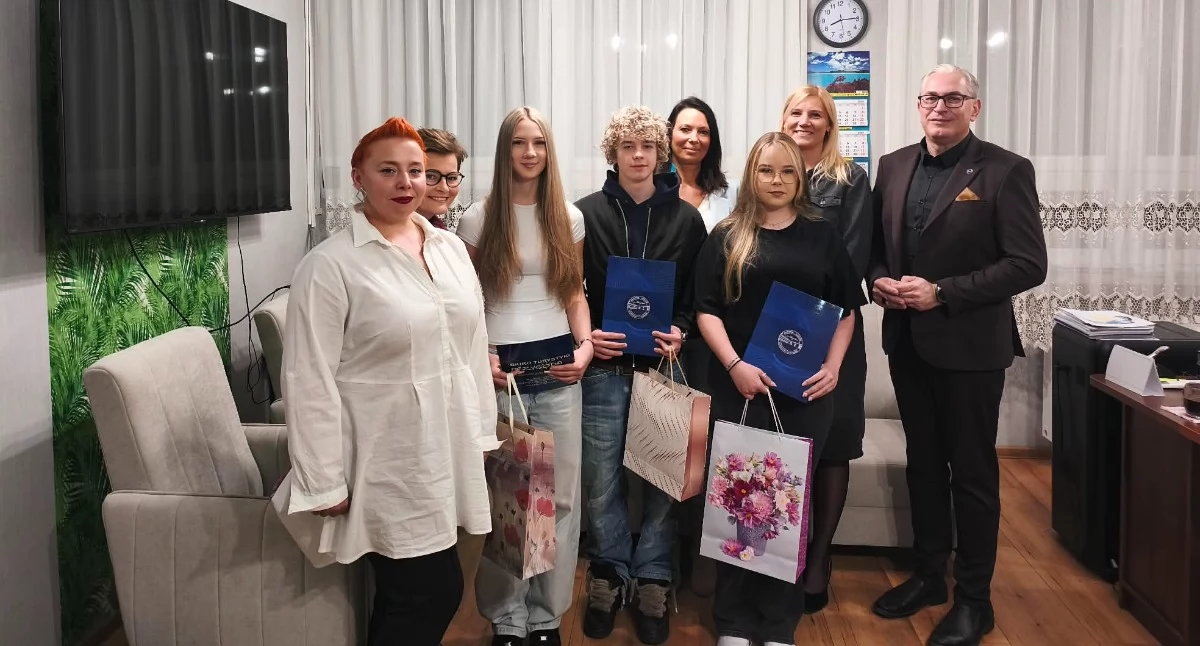 Szkoły, przedszkola, nauka, Zespół Szkół Mogilnie wiedzy temat depresji - zdjęcie, fotografia