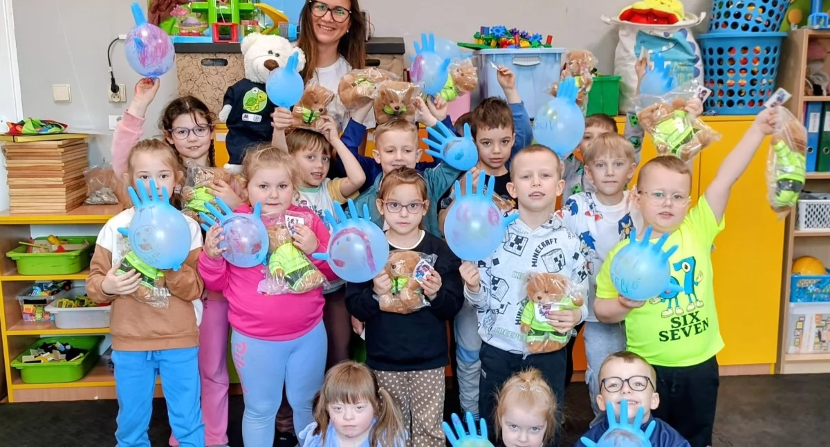 Szkoły, przedszkola, nauka, Ratownicy medyczni przedszkolaków uczniów Słowikowie (zdjęcia) - zdjęcie, fotografia