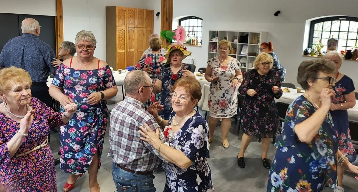 Festyny, pikniki, imprezy, Wiosenna integracja Klubu Rozwoju Seniora Mogilnie (zdjęcia) - zdjęcie, fotografia