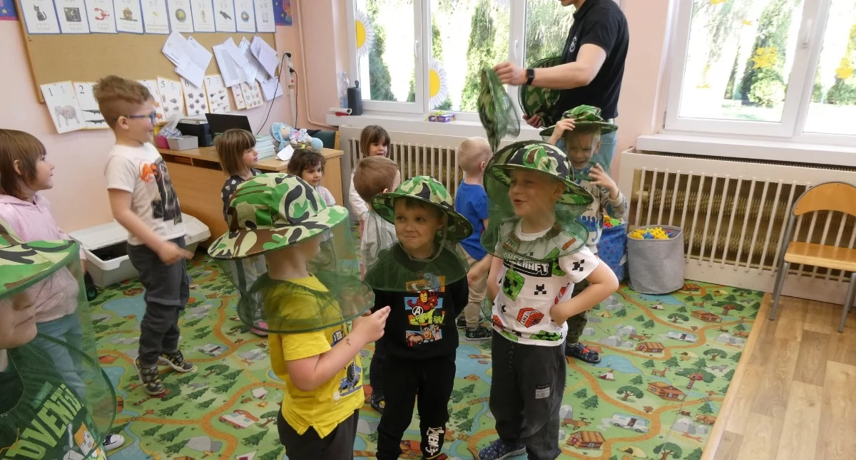 Szkoły, przedszkola, nauka, Spotkanie pszczelarzami Kruchowie (zdjęcia) - zdjęcie, fotografia