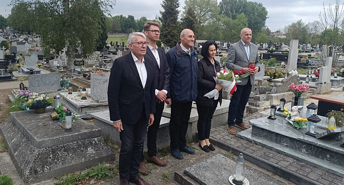 Życie miast i wsi, Trzemesznie upamiętnili Dzień Zwycięstwa (zdjęcia) - zdjęcie, fotografia