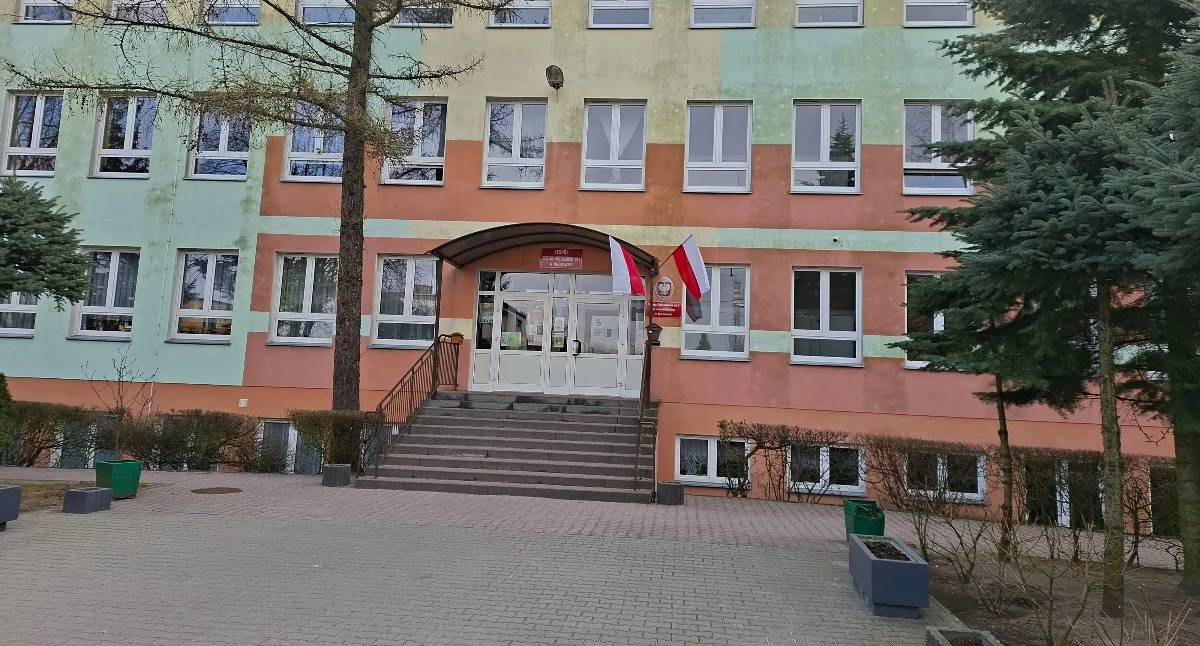 Inwestycje, instytucje, praca • , Wybrany dyrektor pokieruje Zespołem Szkolno Przedszkolnym Trzemesznie sierpnia Burmistrz wydał zarządzenie - zdjęcie, fotografia