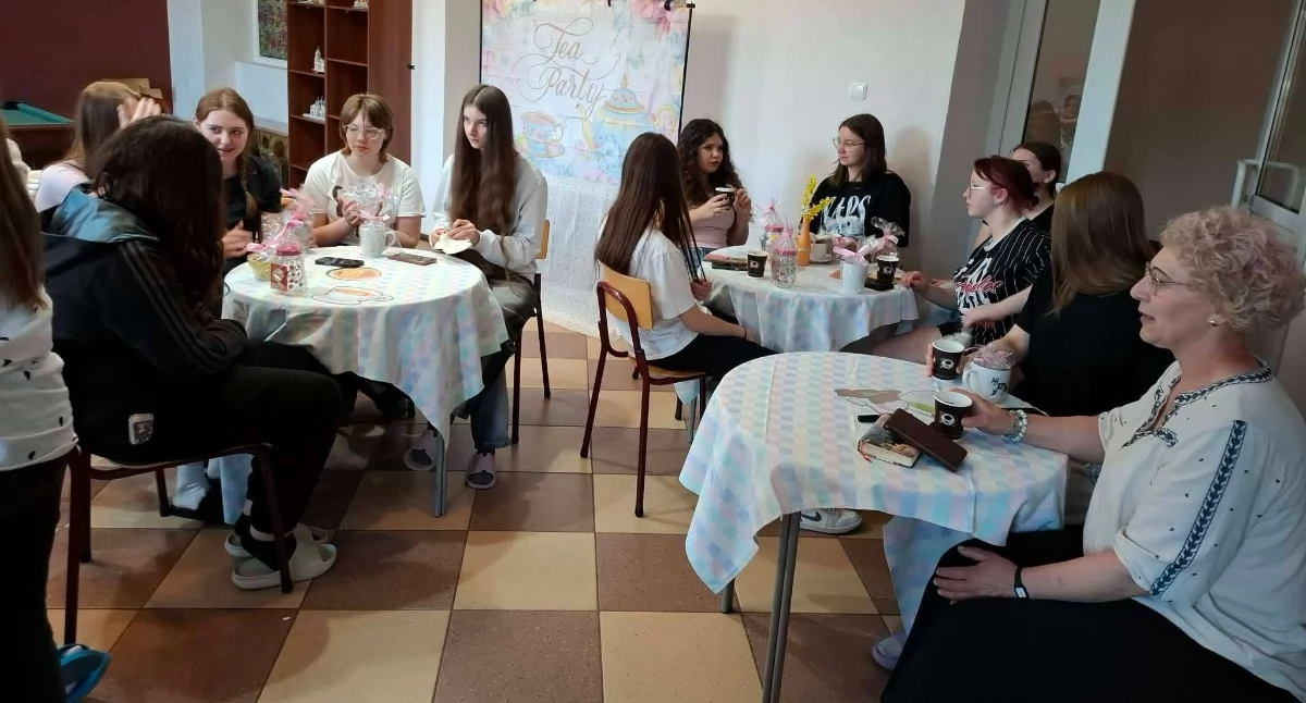 Życie miast i wsi, Międzynarodowy Dzień Herbaty Bielicach (zdjęcia) - zdjęcie, fotografia