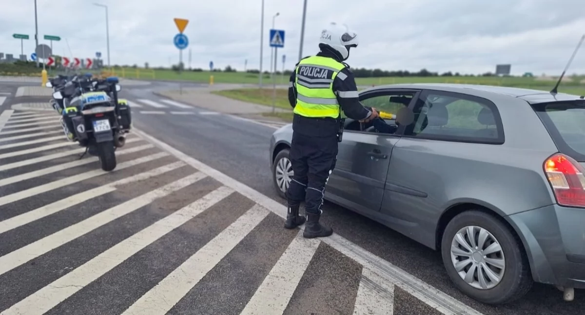 Z policyjnego notesu, poniedziałkowy poranek policja sprawdziła trzeźwość kierowców - zdjęcie, fotografia