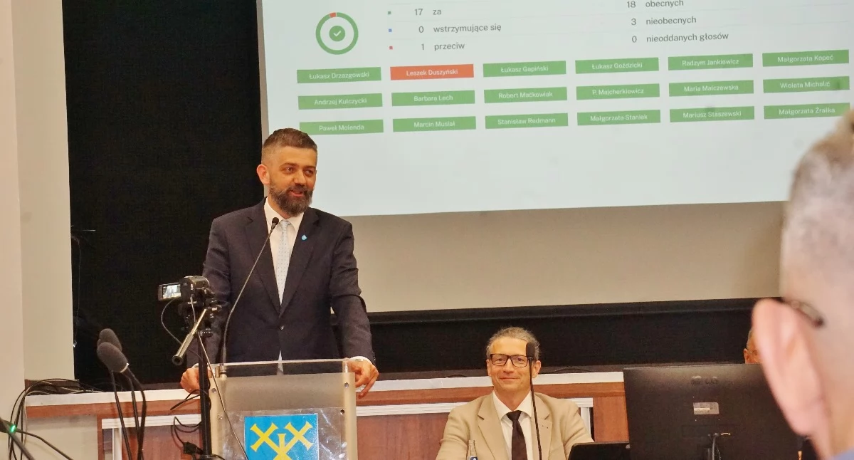 Burmistrz Karol Nawrot podczas sesji absolutoryjnej   fot. Marek Holak