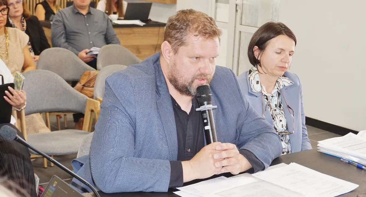 Dyrektor SPZOZ Mogilno Sebastian Jankiewicz i księgowa Agnieszka Matecka   fot. Marek Holak