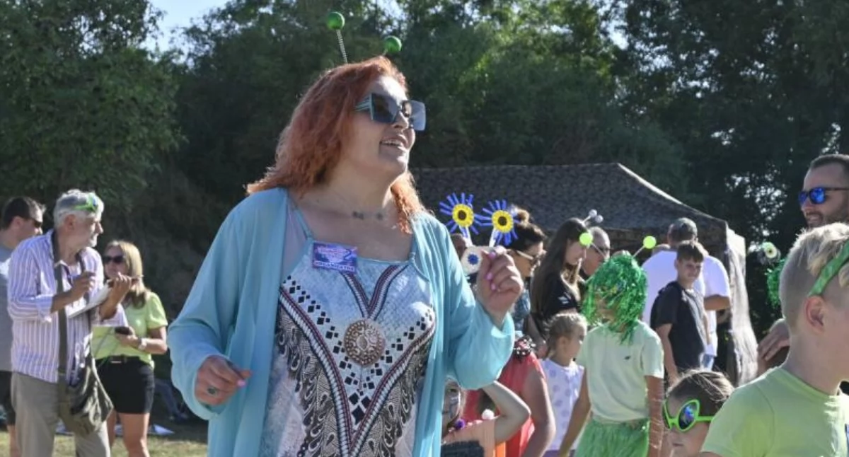 Sołtyska Wylatowa Sylwia Kulas 2 lata temu podczas kosmicznej zabawy na plaży w Wylatowie   fot. archiwum Pałuk