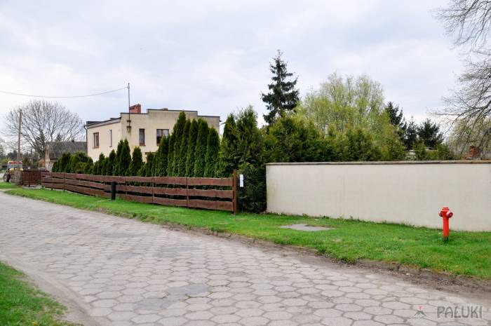 tak się stało. Dom, w którym mieszkał Tadeusz Wesołowski został zburzony. Miejsce, na którym stał, jego rodzina zagospodarowała na ogród. fot. Paweł Lachowicz