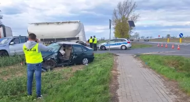 Kierowca ciężarowego volvo nie udzielił pierwszeństwa przejazdu