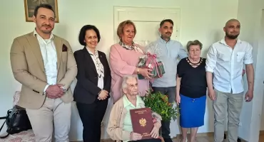 Karolina Kapela z Trzemeszna świętuje dziś 102 urodziny (film + zdjęcia)