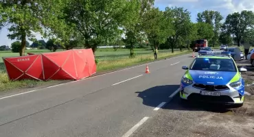 Śmiertelne potrącenie rowerzystki na ulicy Inowrocławskiej w Strzelnie