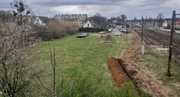 Gmina Mogilno zainteresowana jest wykupem terenu kolejowego z przeznaczeniem na parking