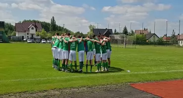 Zjednoczeni II po remisie z Pompa Team Jarosławiec II zajmują 3. pozycję w tabeli ligowej - czy tak zostanie po wszystkich meczach?