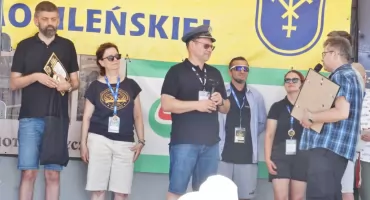 Krzysztof Witczak po 20 latach zdjął czapkę komandorską. Dowodzenie Rajdem Weteranów Szos chce przekazać komuś innemu (zdjęcia)