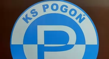 Na wyjeździe w Tłuchowie, piłkarze Pogoni pokonali 2:1 spadkowicza z III ligi