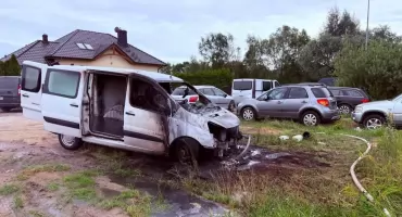 Pożar samochodu dostawczego w Dąbrówce