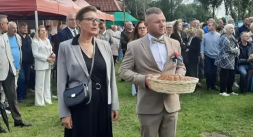 Starostami dożynek byli Danuta Bartel z Chabska i Adrian Rutkowski z Izdeb (zdjęcia)