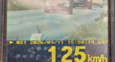 W Miradzu policja zatrzymała kierowcę mercedesa. Przekroczył dopuszczalną prędkość o 55 km/h