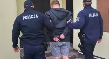 Awantura w miejscowości Mokre. Demolował mieszkanie, szarpał się z policją i groził mundurowym śmiercią