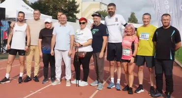 [WIDEO + ZDJĘCIA] Bieg samorządowców na dystansie 400 metrów