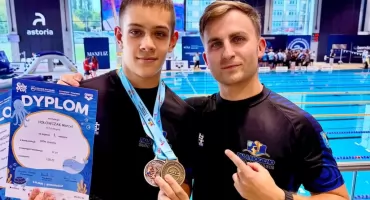 [ZDJĘCIA] Świetny start pływaków Fali Mogilno. Marcel Hołowczak i Gabriela Cierpisz płynęli po medale na Arena Swim Cup w Bydgoszczy